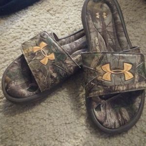 Underarmor slides men size 10